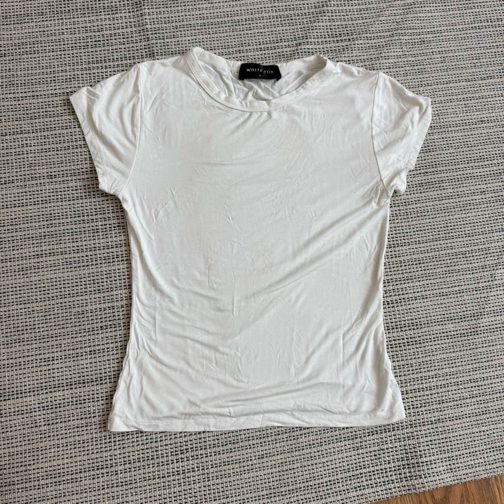 White Fox Boutique Fitted White T-Shirt Short Sleeve